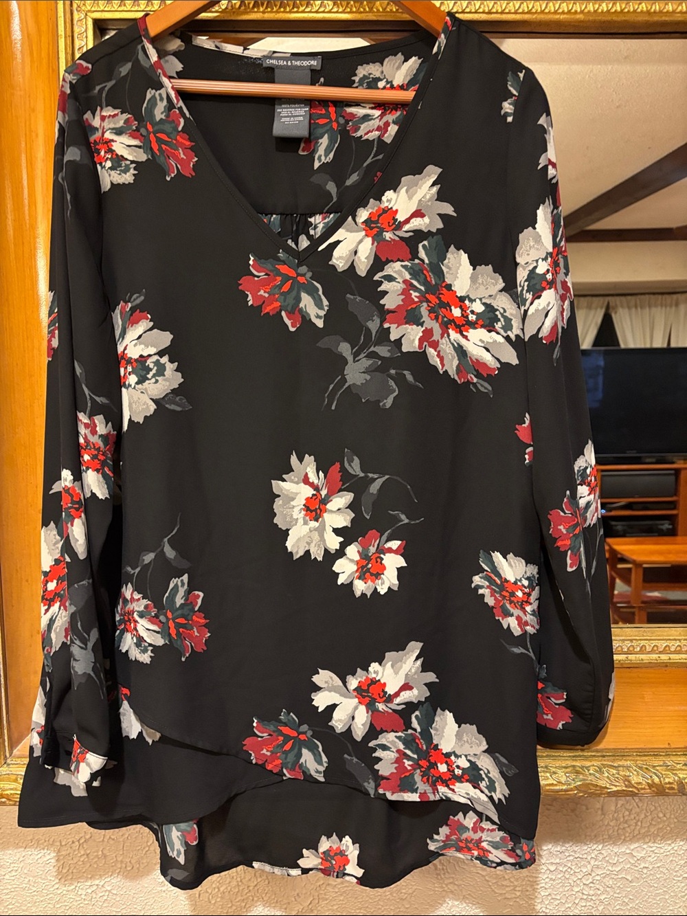Chelsea & Theodore Black Floral Top - Size L